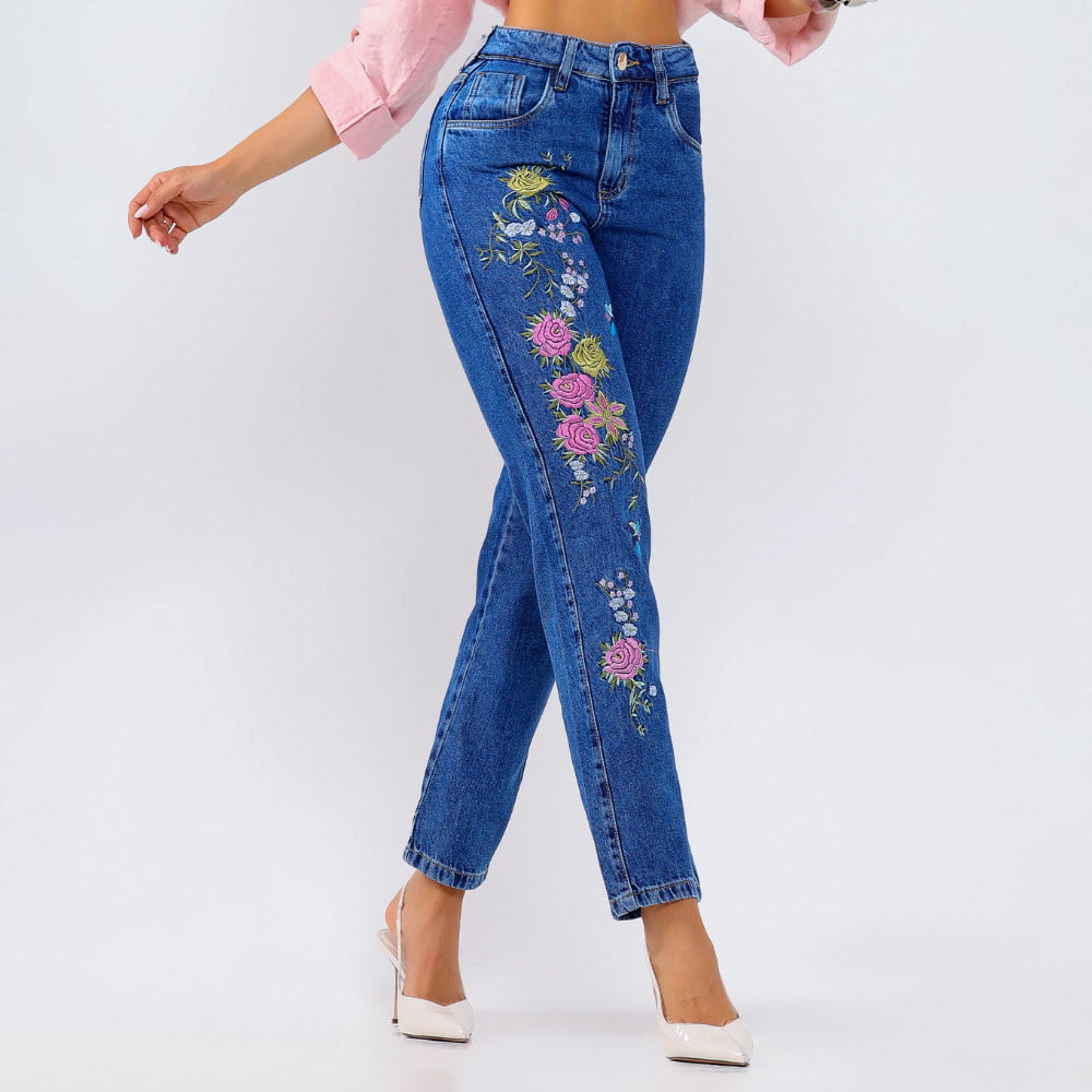 Calça Jeans Feminina Mom com Bordado Elisya - SM401